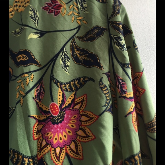 NWT LOFT Floral Wrap Dress. Size 4 - Picture 4 of 6